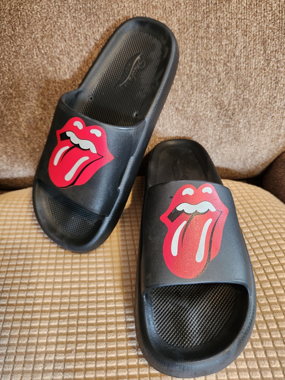 Sketchers Slides Rolling STONES size 8